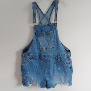 No Boundaries women Denim Distressed  Bib Overalls/Shorts size XXL